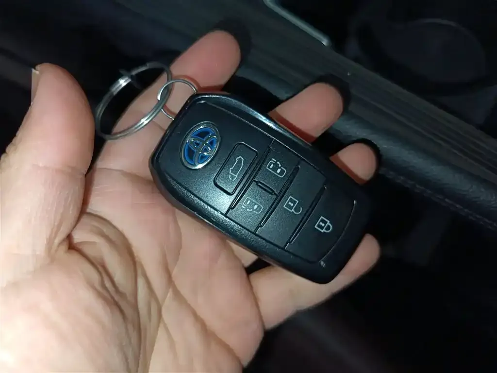 Toyota Granvia 2023 из CN, фото 7