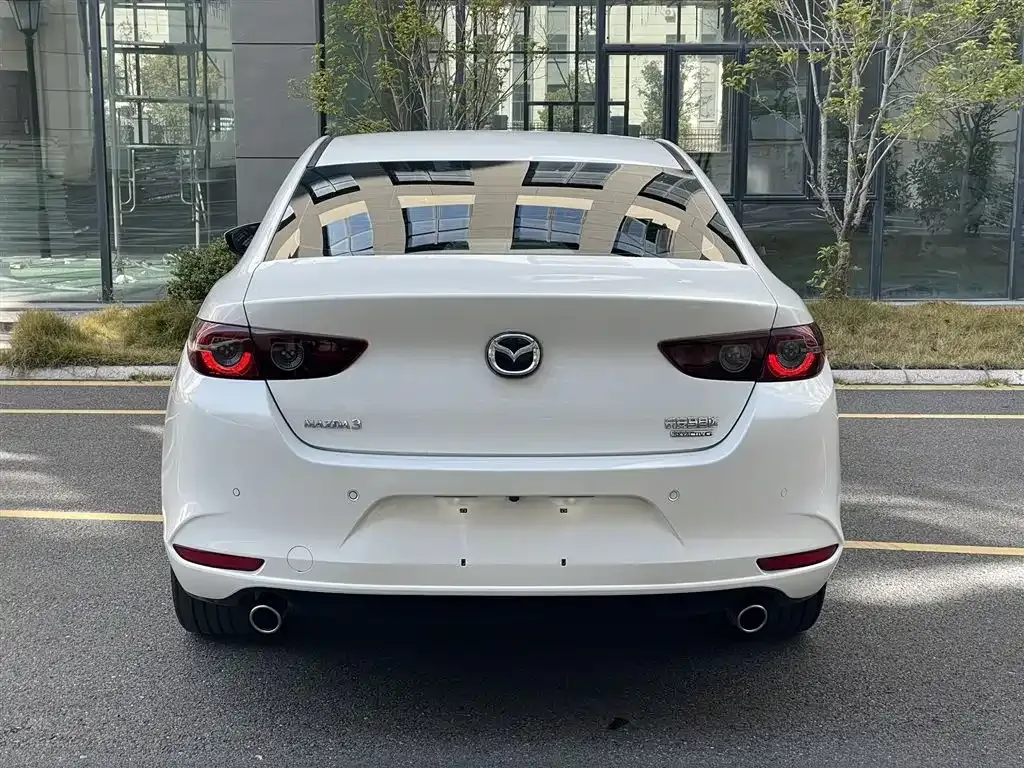 Mazda 3 Axela — фото 4