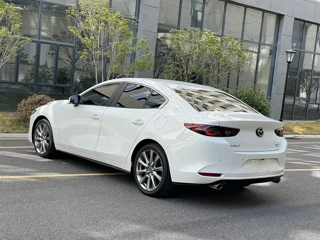 Mazda 3 Axela — фото 7