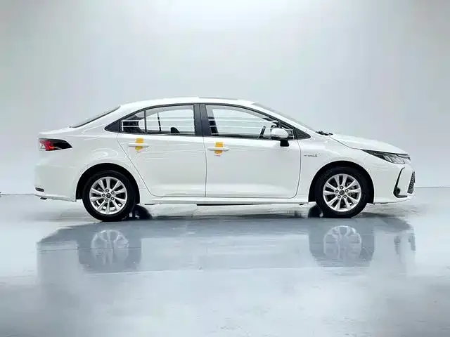 Toyota Corolla — фото 2
