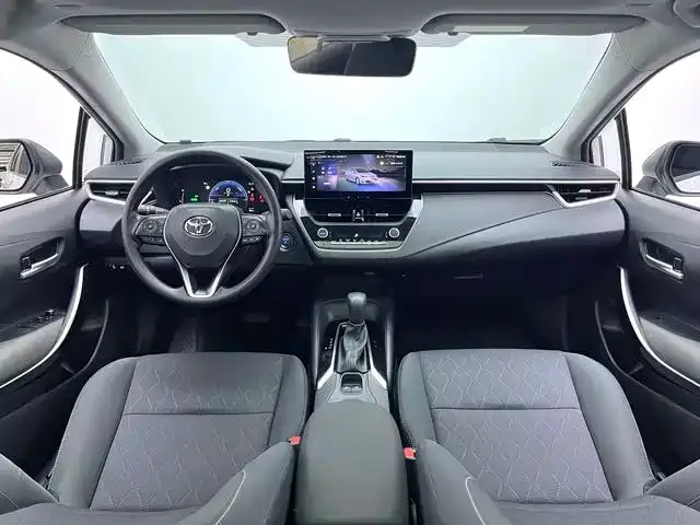 Toyota Corolla — фото 9