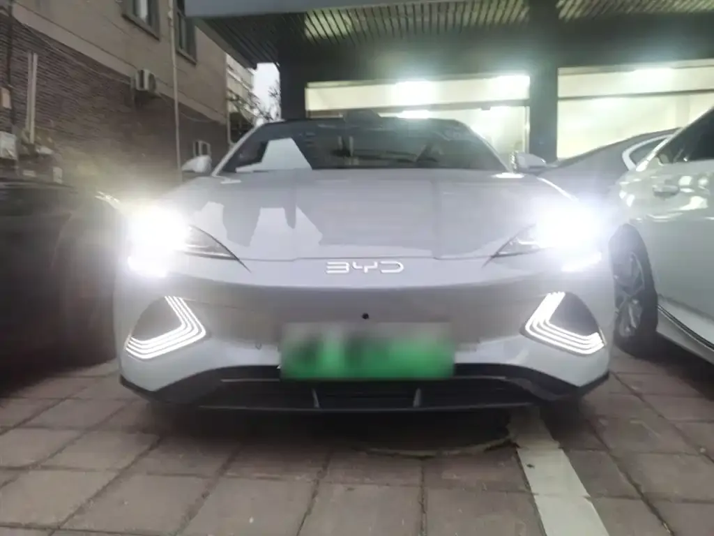 BYD Seal — фото 2
