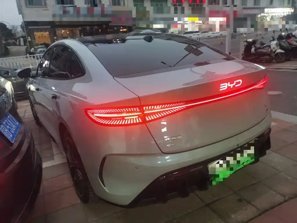 BYD Seal — фото 4
