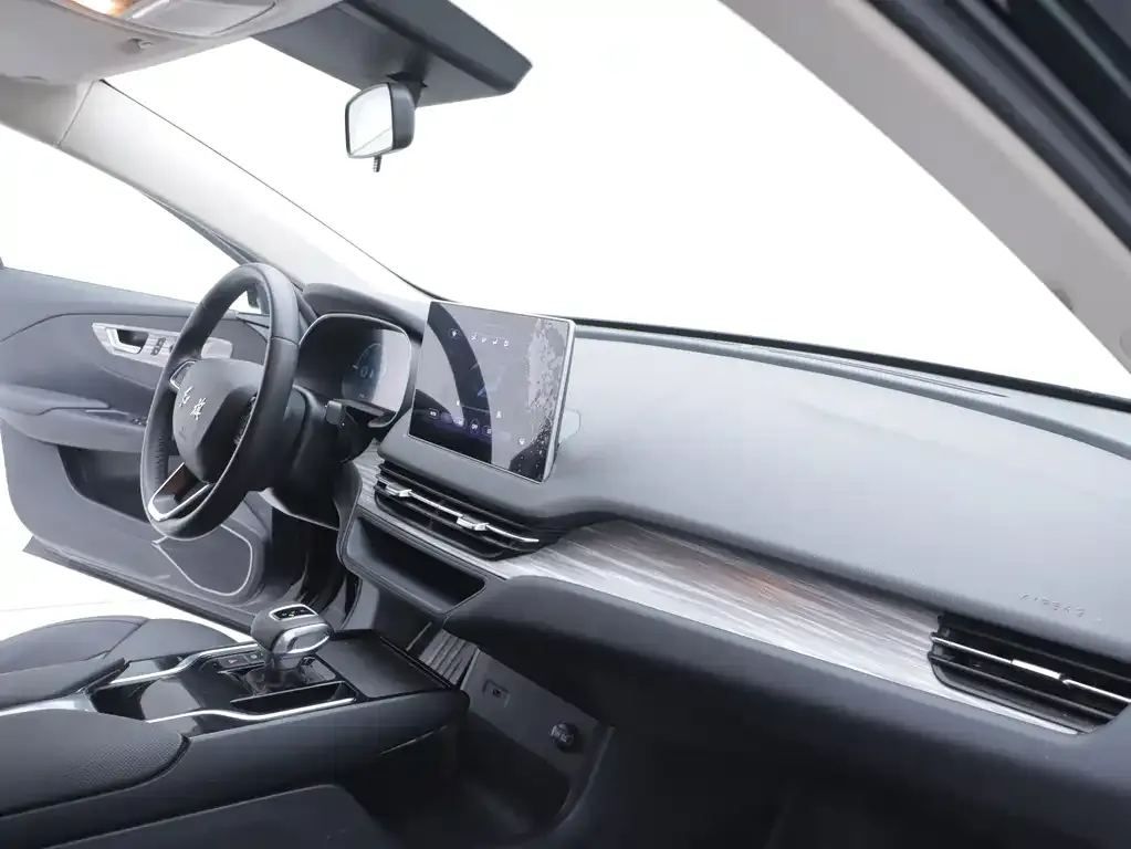 Hongqi E-QM5 — фото 3