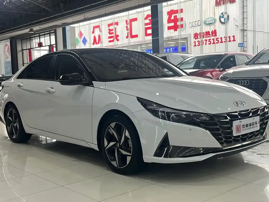 Hyundai Elantra — фото 8