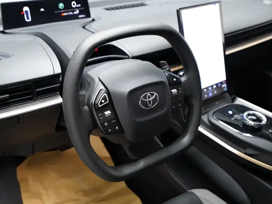 Toyota bZ3 2023 из CN, фото 5