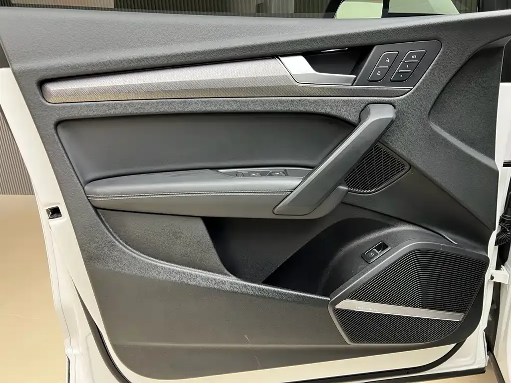 Audi Q5L 2022 из CN, фото 6