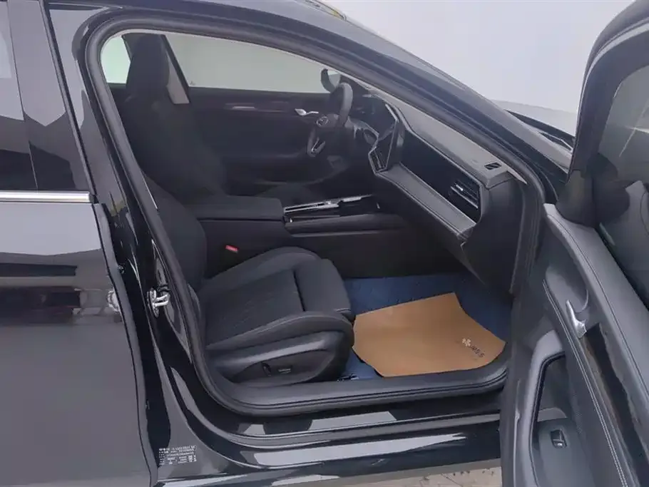 Volkswagen Magotan 2025 из CN, фото 2