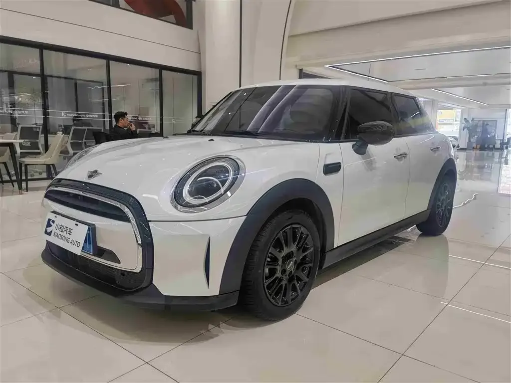 MINI Cooper (3-door) 2024 из CN, фото 1