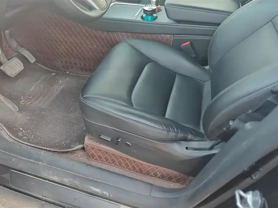 Tesla Model Y 2023 из CN, фото 3