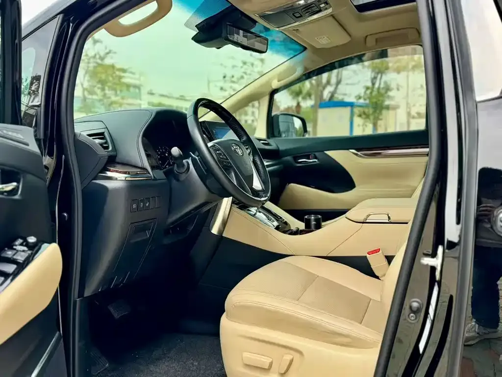 Toyota Alphard 2022 из CN, фото 2