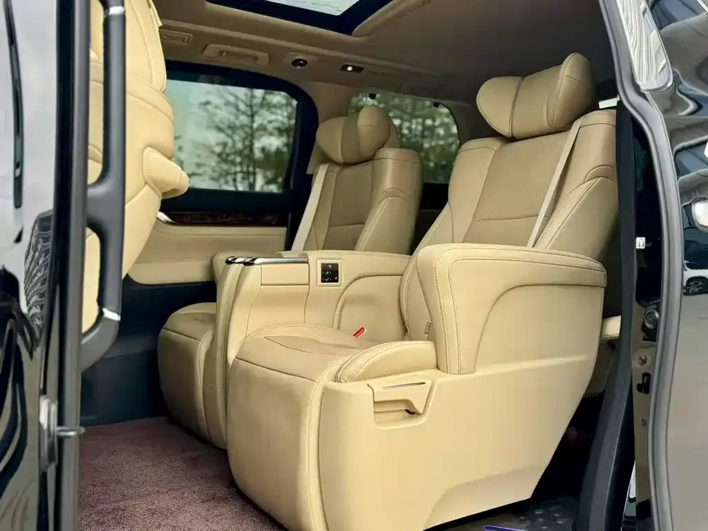 Toyota Alphard 2022 из CN, фото 5