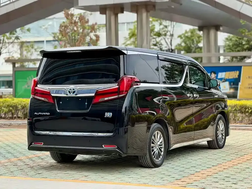 Toyota Alphard 2022 из CN, фото 4