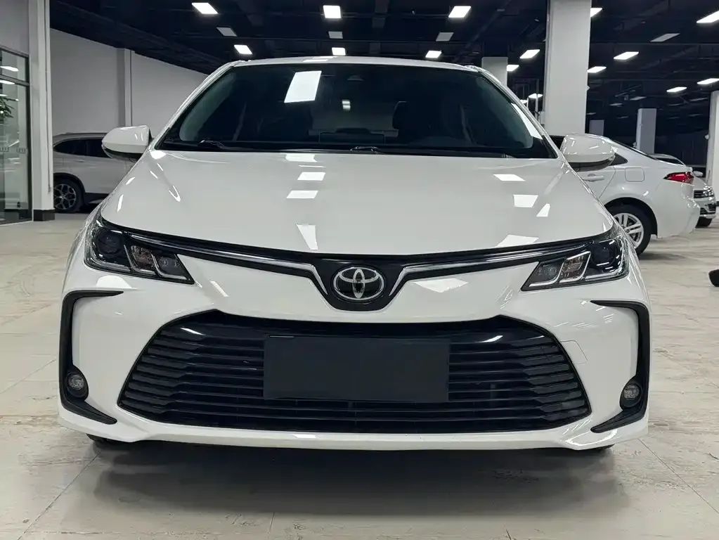 Toyota Corolla — фото 3