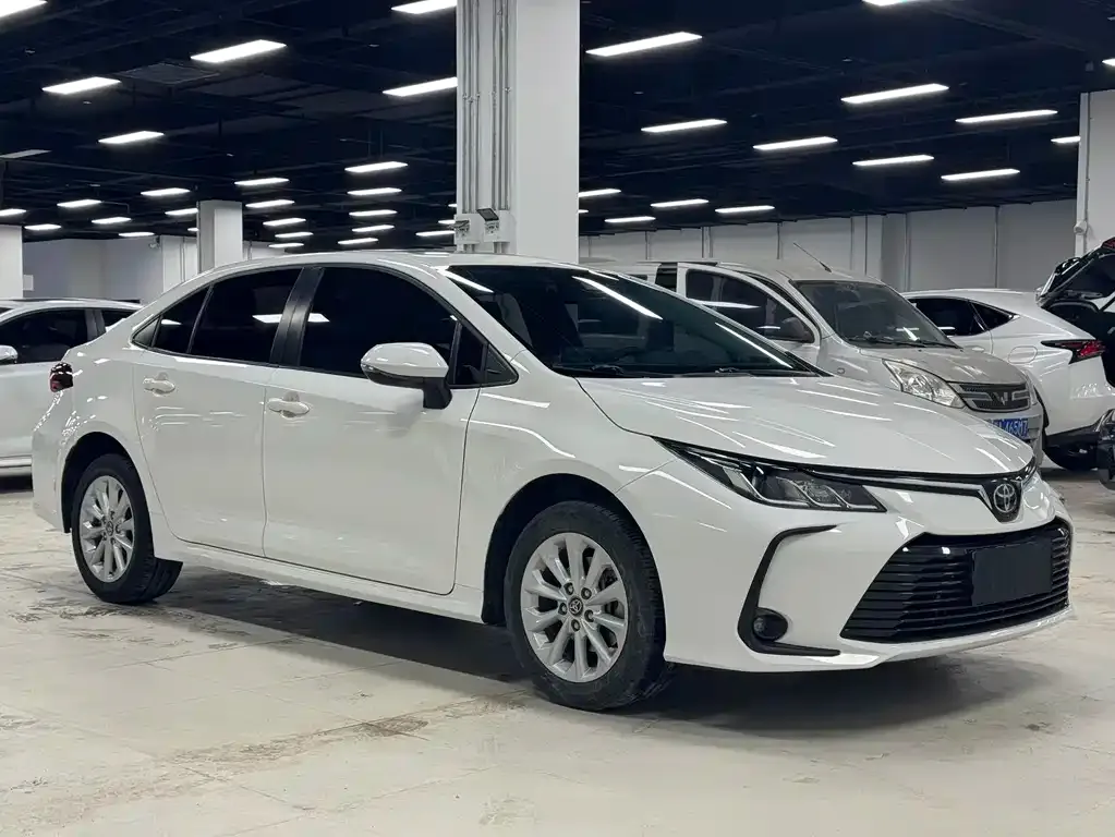 Toyota Corolla — фото 9