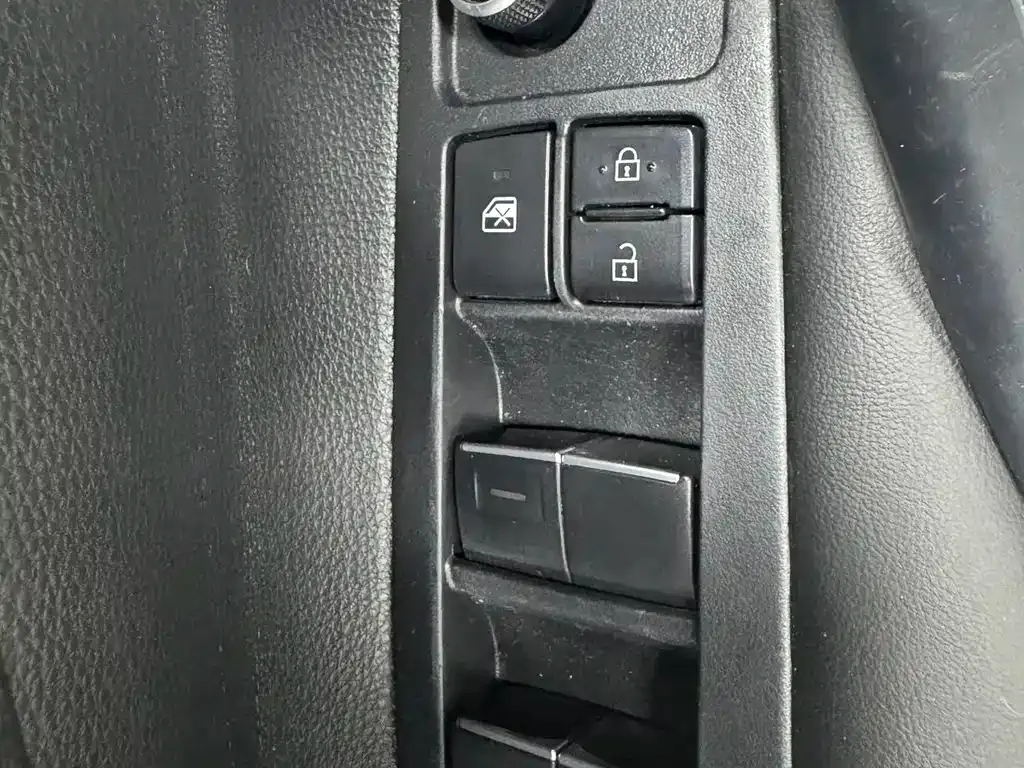 Toyota Corolla — фото 10