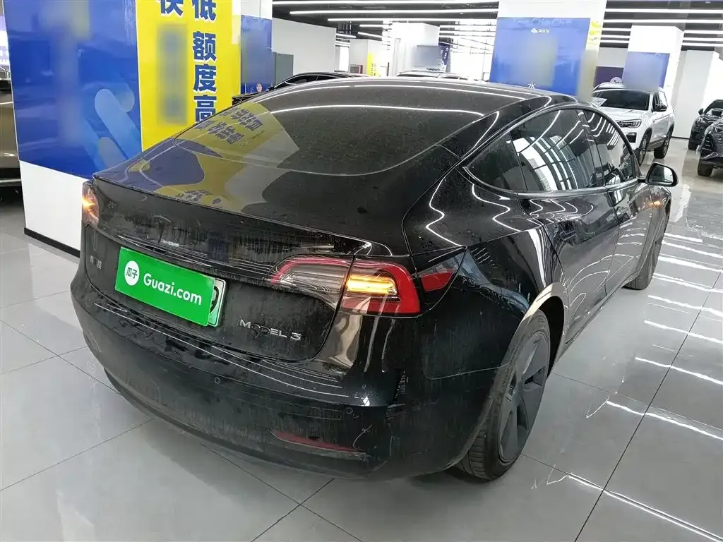 Tesla Model 3 — фото 10