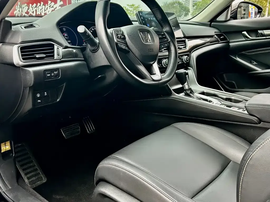 Honda Accord — фото 8