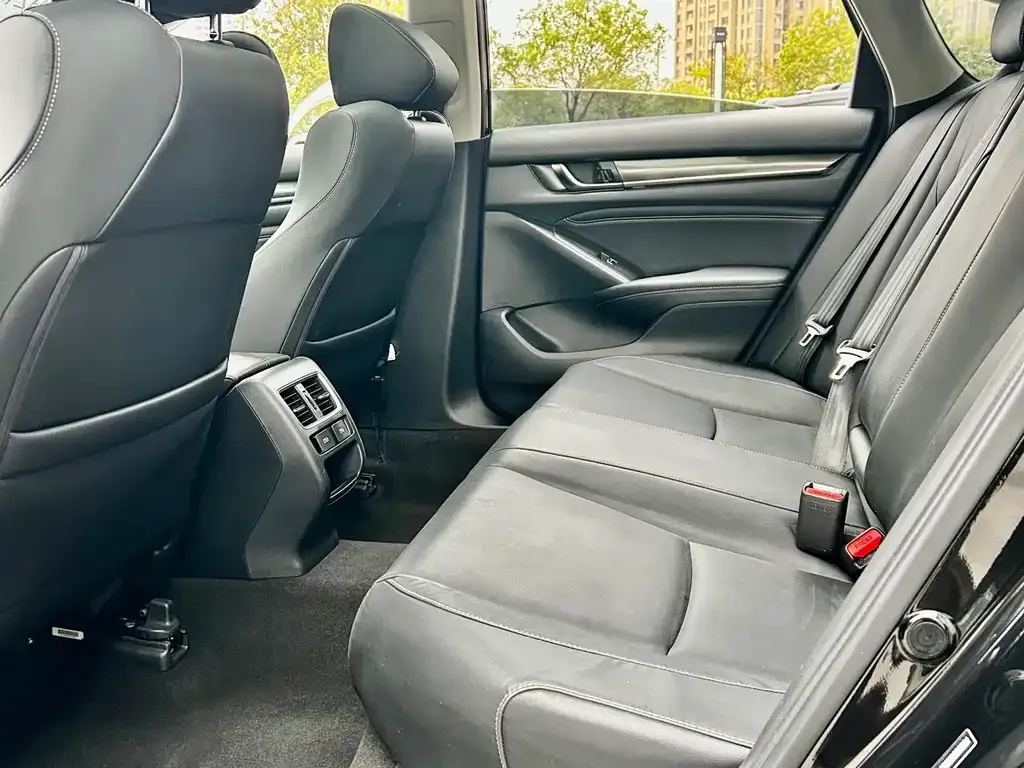 Honda Accord — фото 5