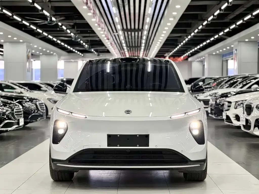 NIO EC6 — фото 10