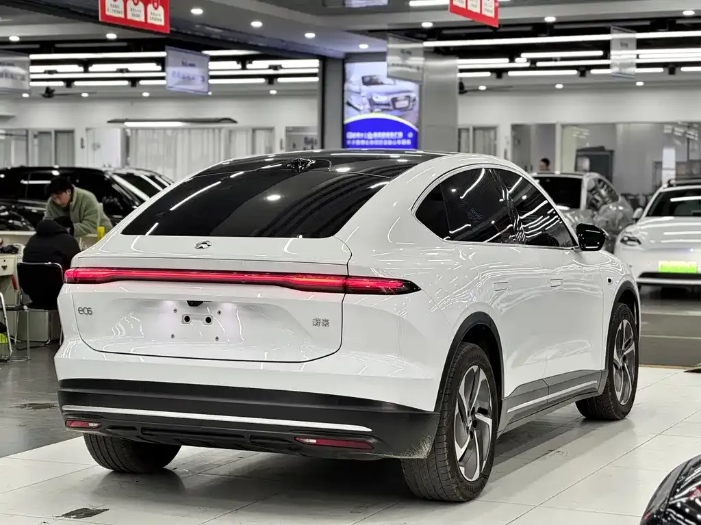 NIO EC6 — фото 8