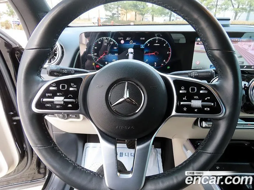 Mercedes-Benz GLB-Class — фото 10