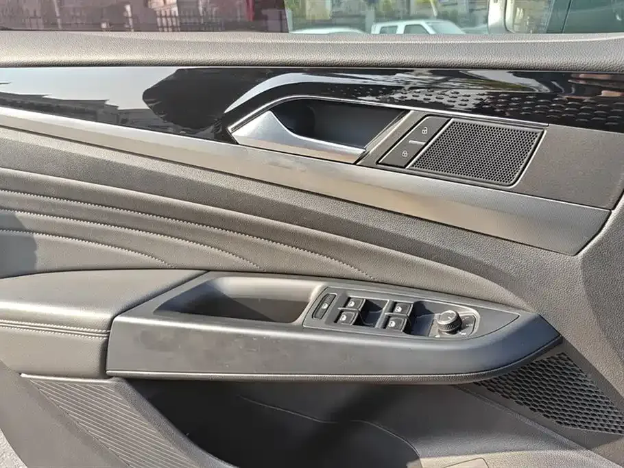 Volkswagen Passat 2023 из CN, фото 7
