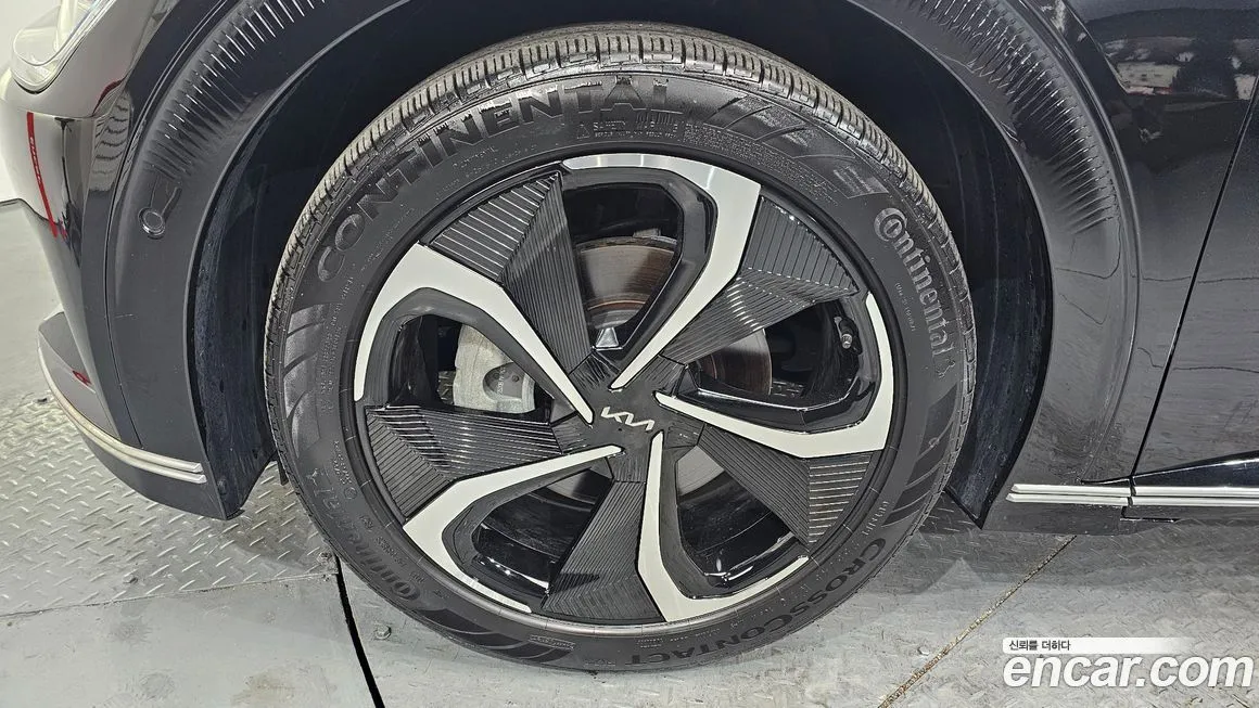 Kia EV6 — фото 8
