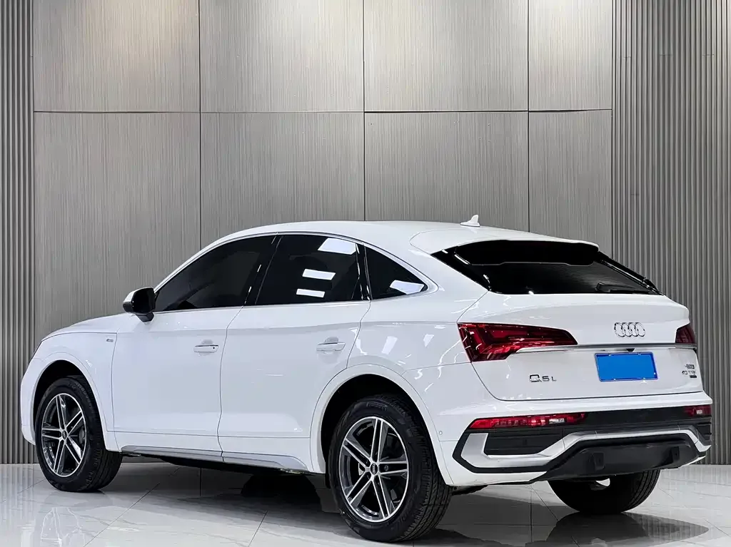 Audi Q5L Sportback 2023 из CN, фото 5