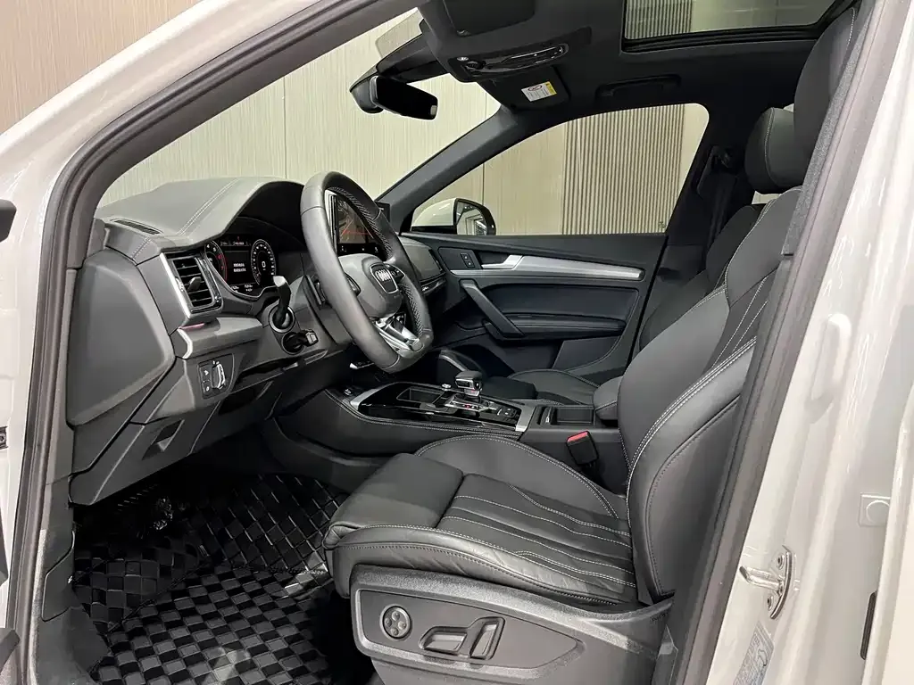 Audi Q5L Sportback 2023 из CN, фото 3