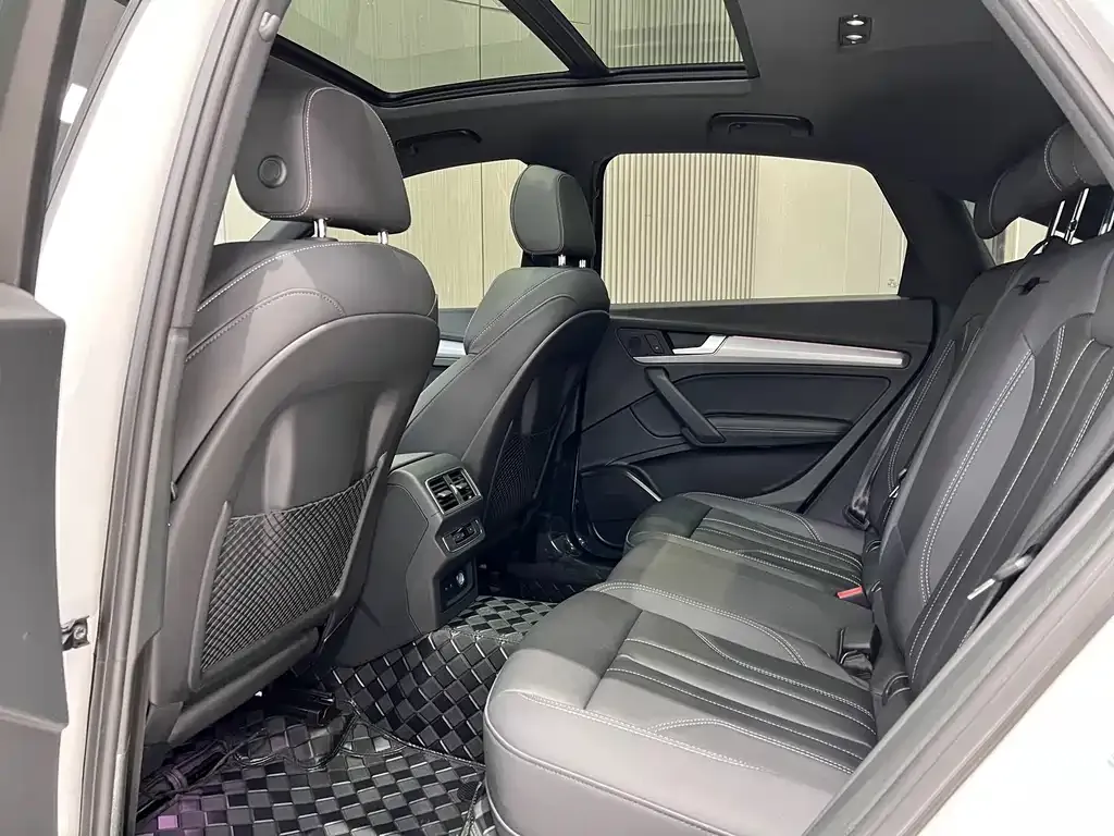 Audi Q5L Sportback 2023 из CN, фото 6