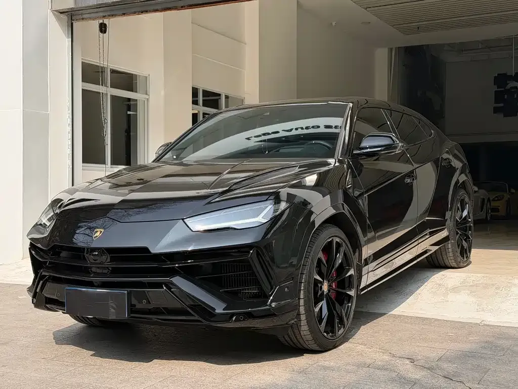 Lamborghini Urus — фото 1