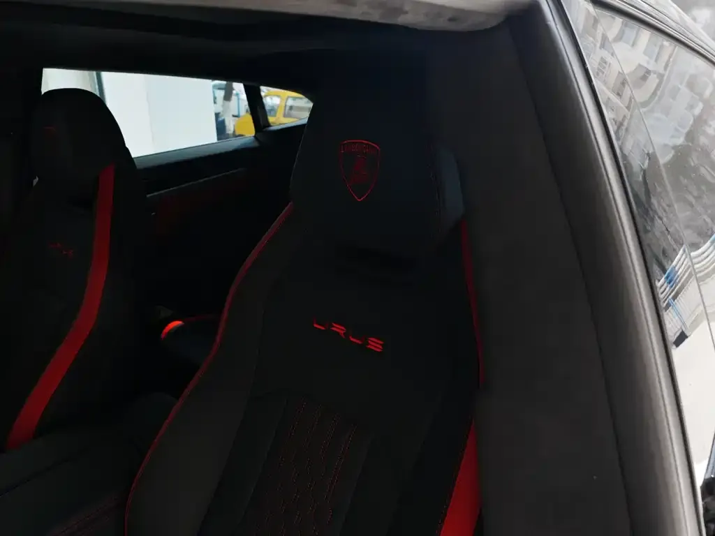 Lamborghini Urus — фото 2