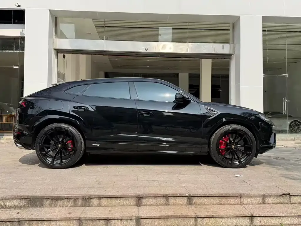 Lamborghini Urus — фото 8