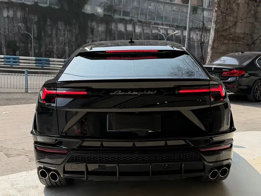 Lamborghini Urus — фото 5