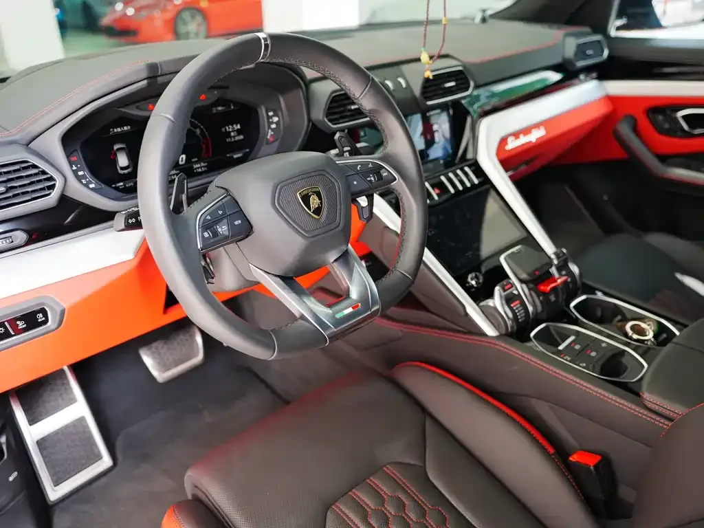 Lamborghini Urus — фото 4