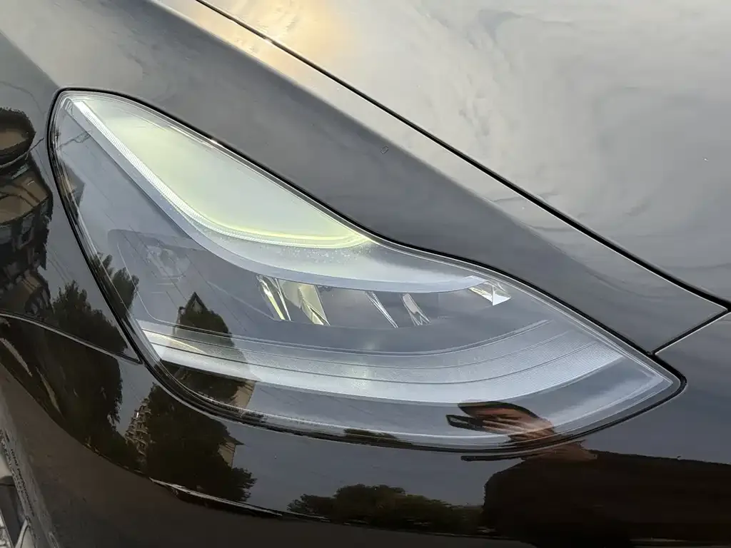 Tesla Model 3 — фото 5
