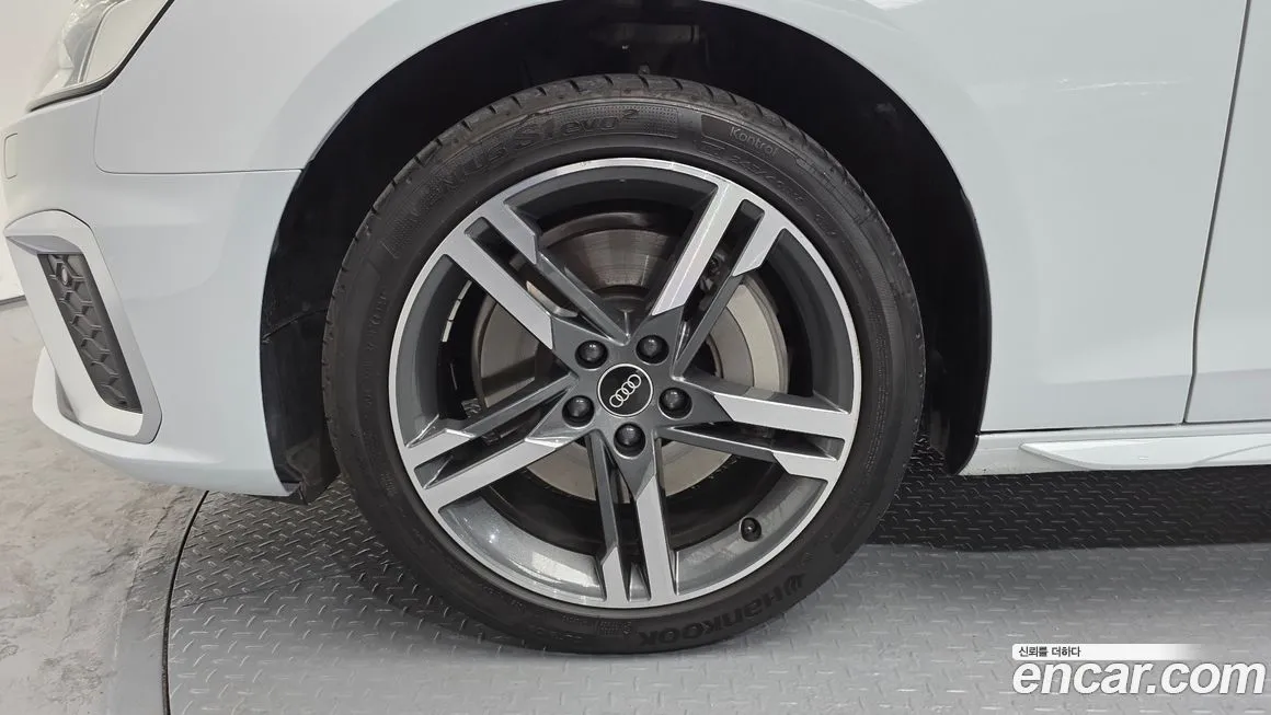 Audi A4 2021 из KR, фото 8