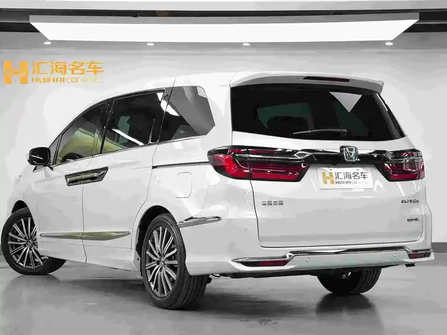 Honda Elysion 2024 из CN, фото 7