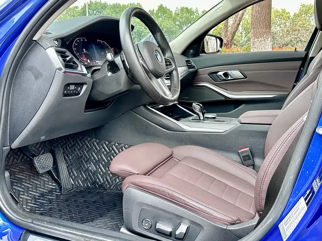 BMW 3 Series 2021 из CN, фото 10