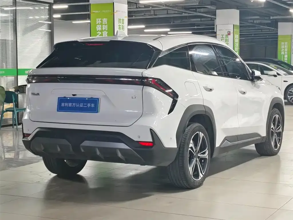 Geely Galaxy L7 — фото 10
