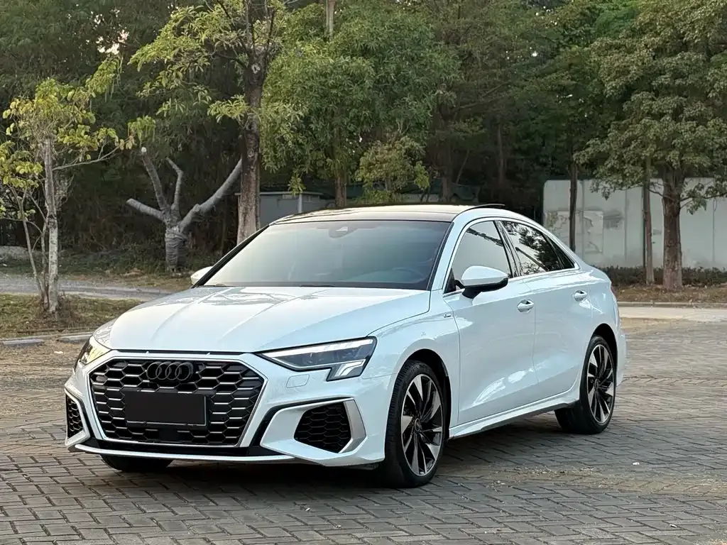 Audi A3 2023 из CN, фото 1