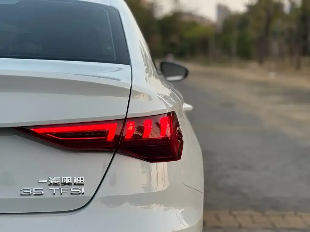 Audi A3 2023 из CN, фото 2