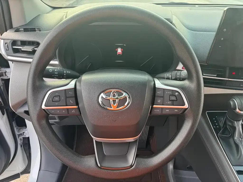 Toyota Sienna — фото 6