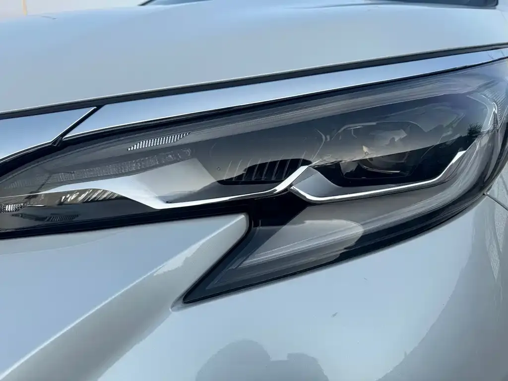 Toyota Sienna — фото 3