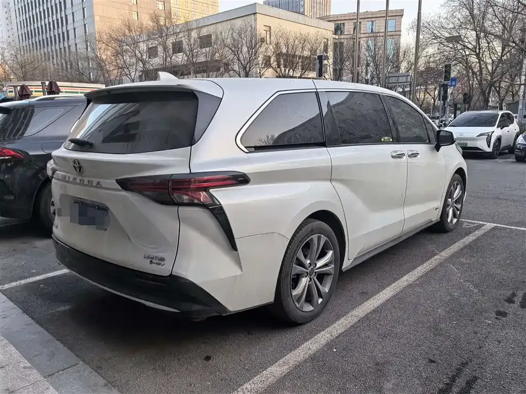 Toyota Sienna 2024 из CN, фото 10