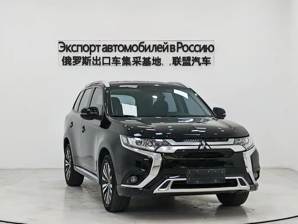Mitsubishi Outlander — фото 5