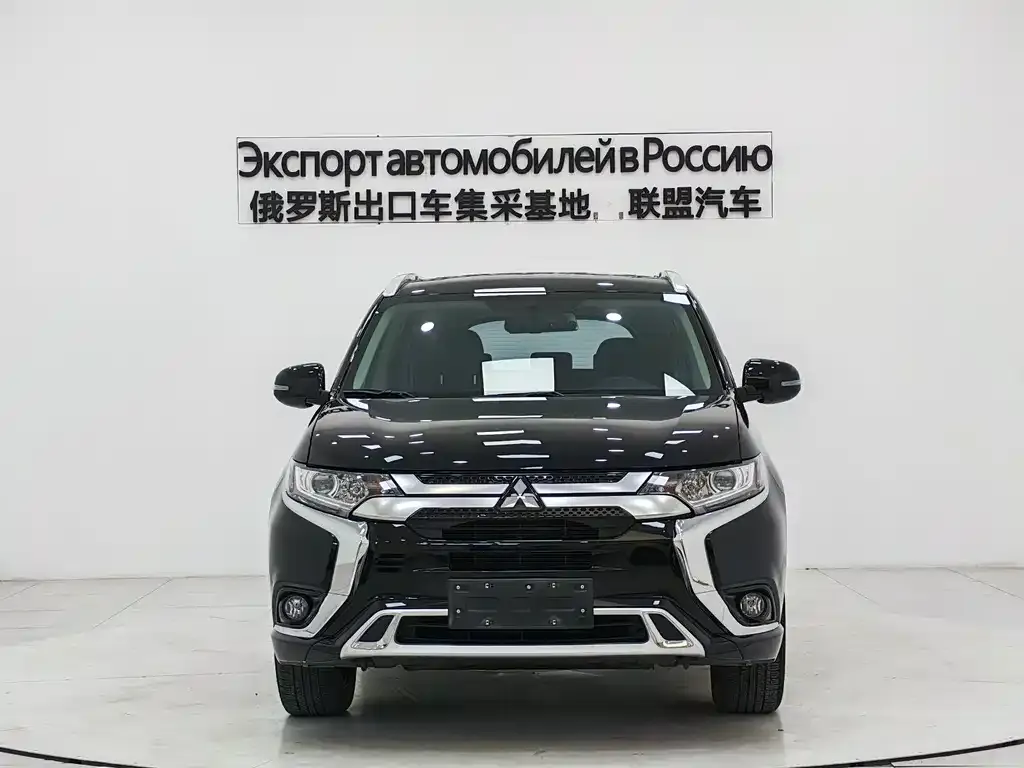 Mitsubishi Outlander — фото 9
