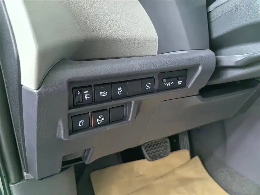 Toyota Granvia — фото 3