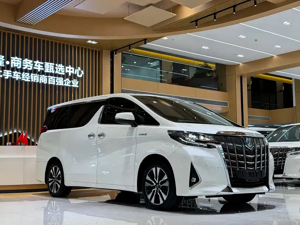 Toyota Alphard 2023 из CN, фото 10